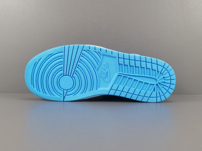 AIR JORDAN 1 HIGH RETRO UNC TOE